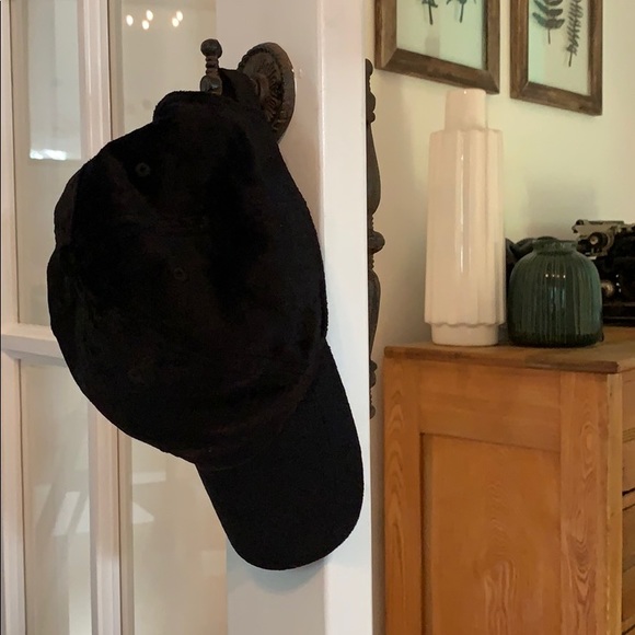 Urban Outfitters Black Velvet Hat - Picture 1 of 3